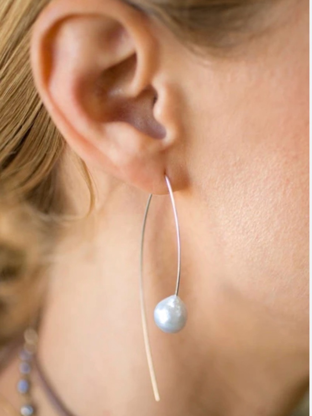 CHAN LUU WHITE PEARL THREAD THROUGH EARRINGS (SOLD OUT IN STORES)
